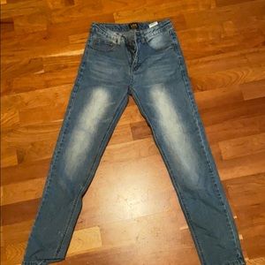 Very soft Lee jeans! Great deal! For ages 12+♥️